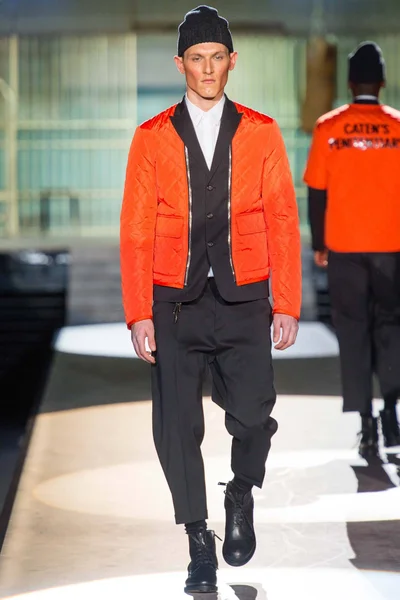 Look 4